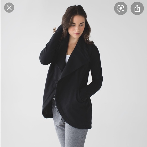 LuluLemon thats a wrap jacket - Picture 1 of 11